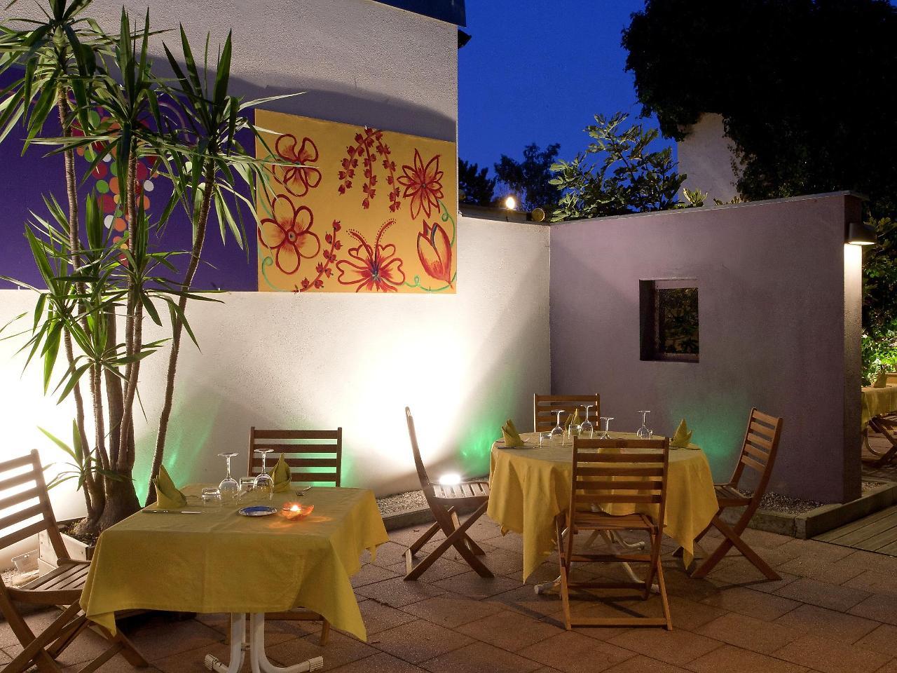 Hotel Restaurant Logis La Palette Wettolsheim Exterior foto