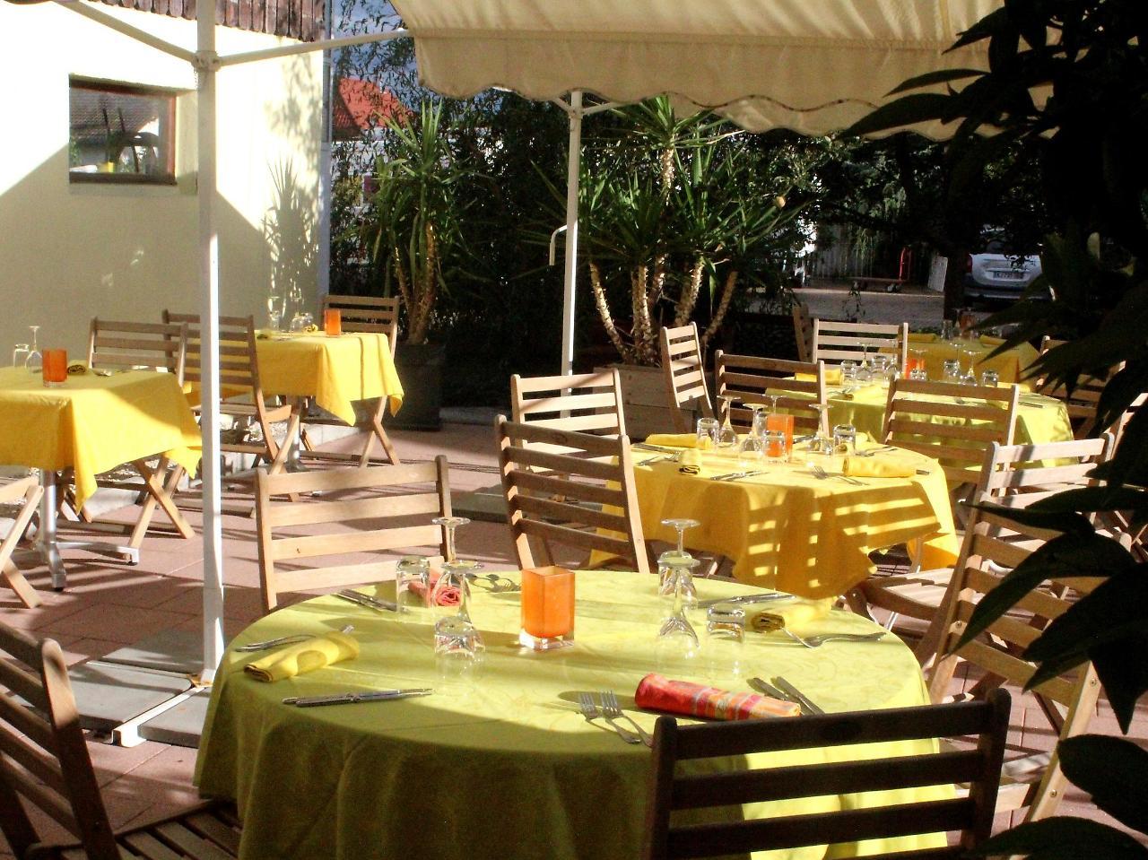 Hotel Restaurant Logis La Palette Wettolsheim Exterior foto